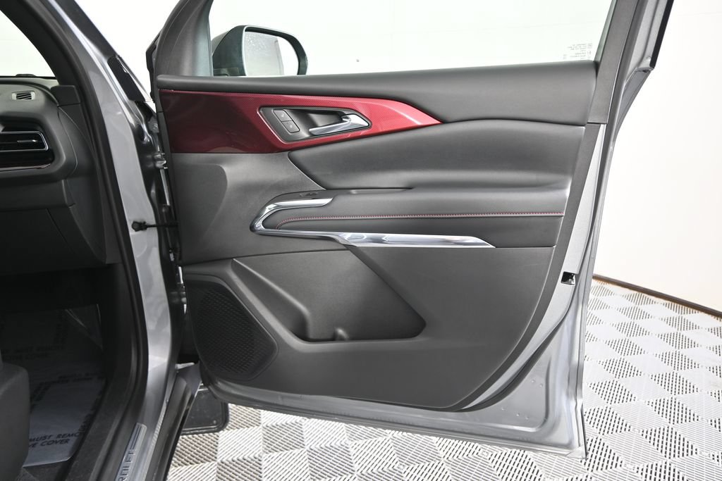 Used 2026 Chevrolet Traverse Z71 w/ LPO, Floor Liner Package AWD/4WD image 12