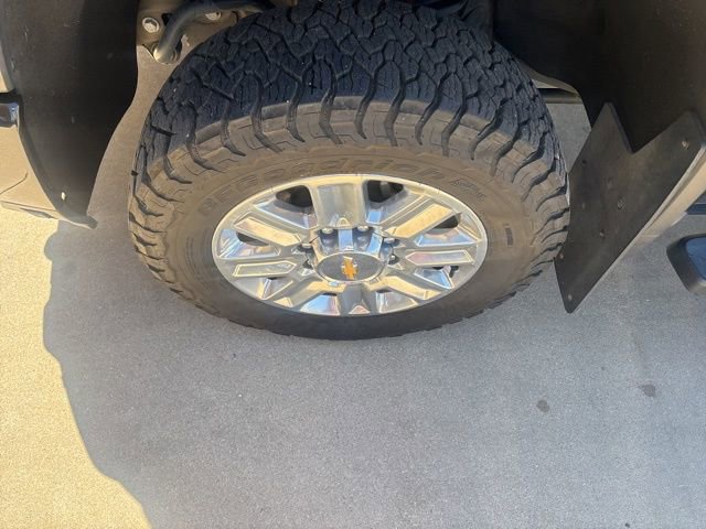 Used 2024 Chevrolet Silverado 2500 High Country w/ High Country Premium Package AWD/4WD image 12