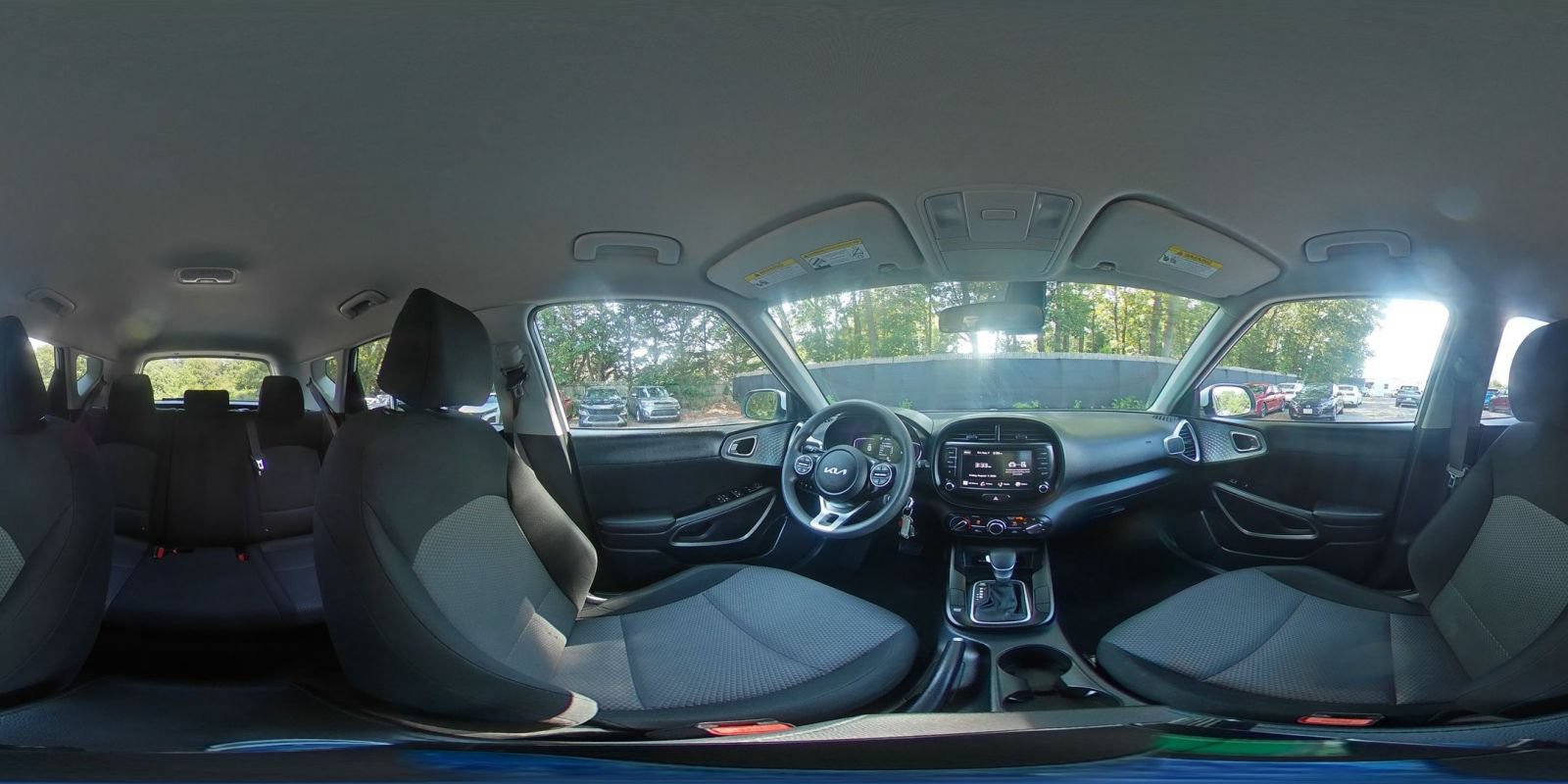Used 2025 Kia Soul LX w/ LX Technology Package FWD image 40
