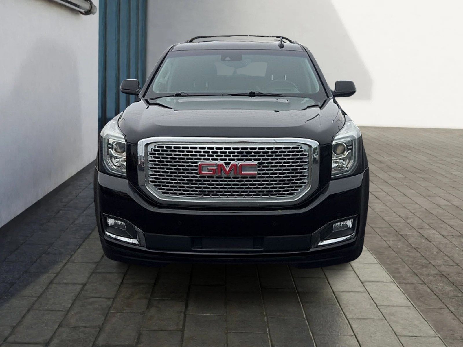 Used 2019 GMC Yukon SLT w/ Graphite Performance Edition AWD/4WD image 8
