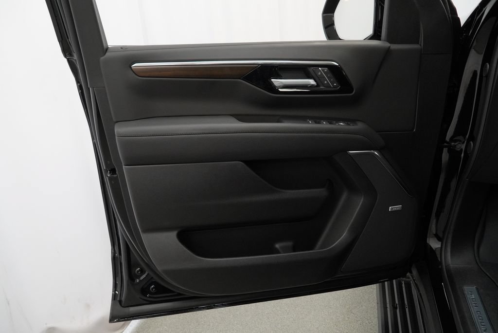 New 2026 Chevrolet Suburban High Country AWD/4WD image 26