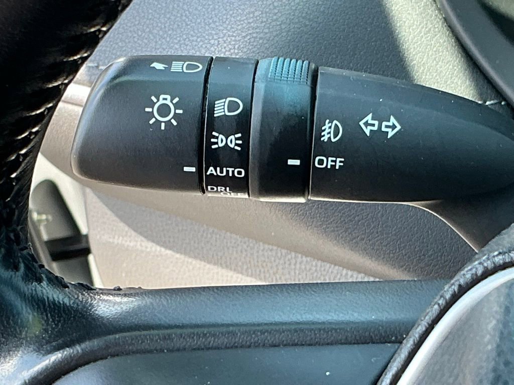 Used 2024 Toyota Venza XLE AWD/4WD image 16