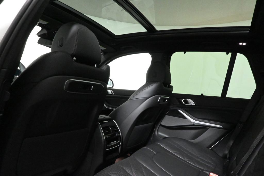 Used 2026 BMW X5 xDrive40i w/ M Sport Package image 33