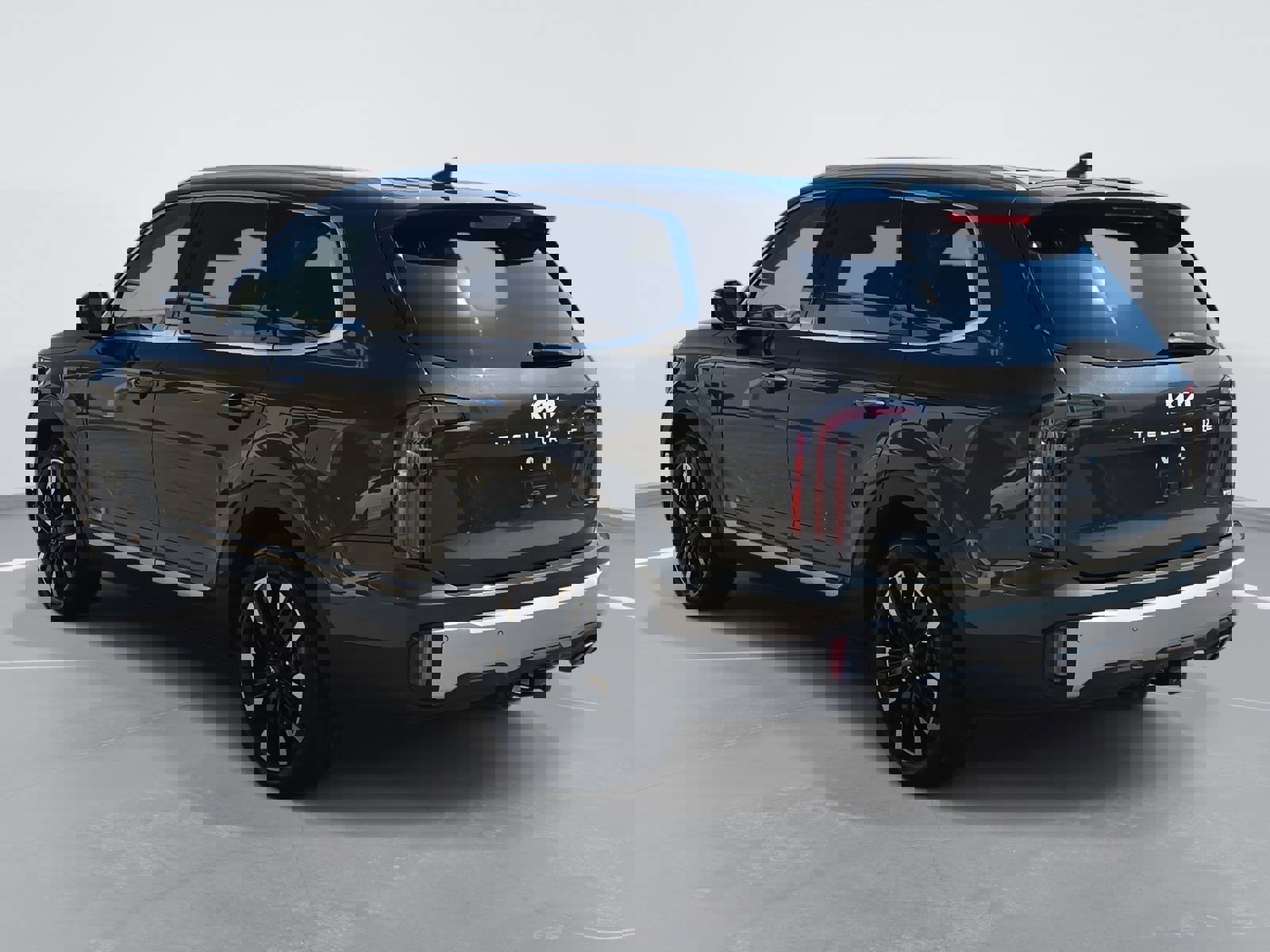 Used 2024 Kia Telluride SX w/ Towing Package image 7