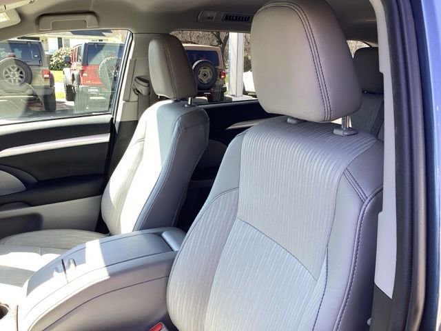 Used 2019 Toyota Highlander Plus image 28