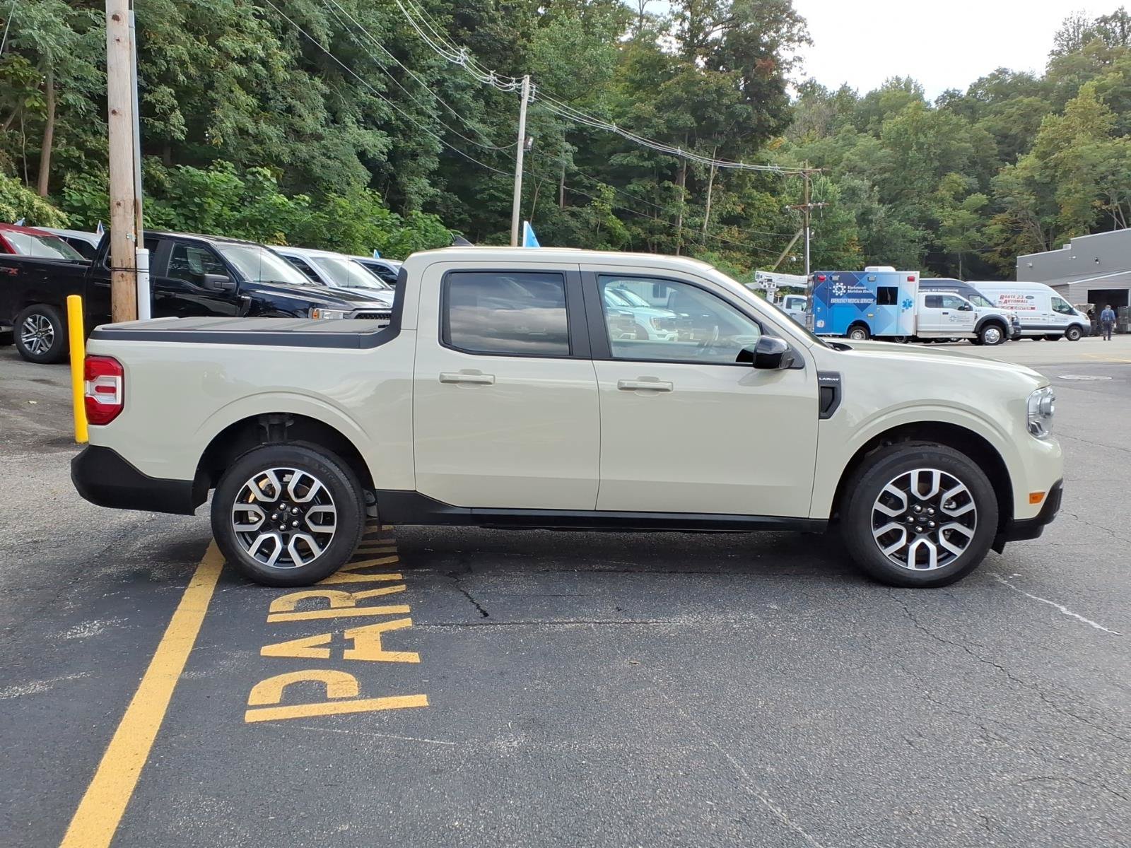 Certified 2024 Ford Maverick Lariat FWD image 9