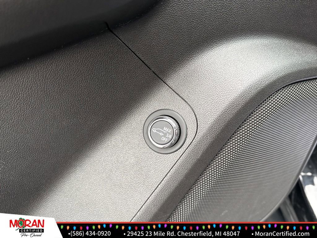 Used 2023 GMC Acadia SLE w/ Driver Convenience Package image 11