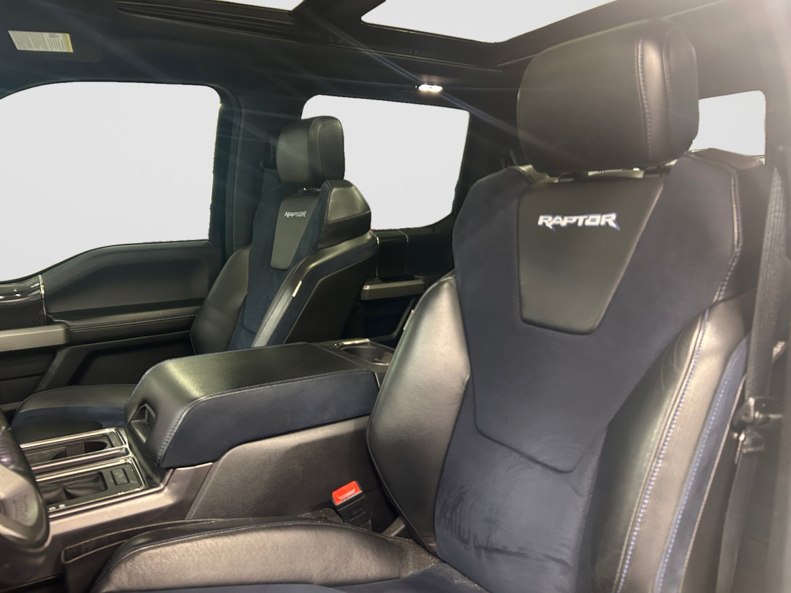 Used 2019 Ford F150 Raptor w/ Equipment Group 802A Luxury AWD/4WD image 9