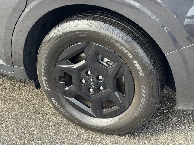 Certified 2025 Kia Carnival LX image 8