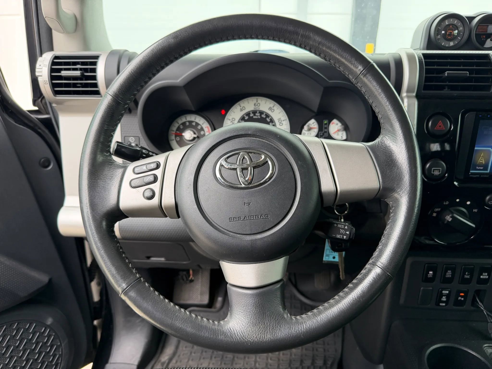 Used 2010 Toyota FJ Cruiser 4WD image 11