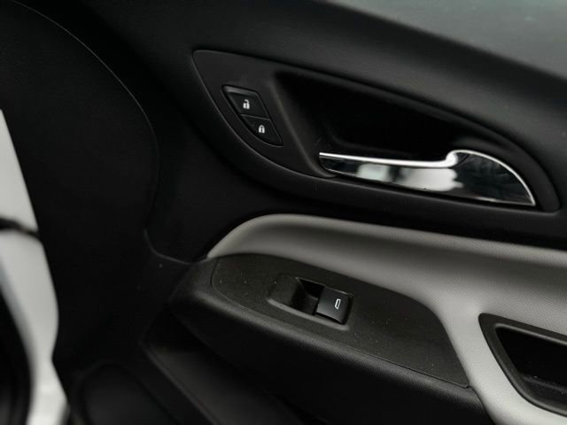Used 2023 Chevrolet Equinox LS image 14