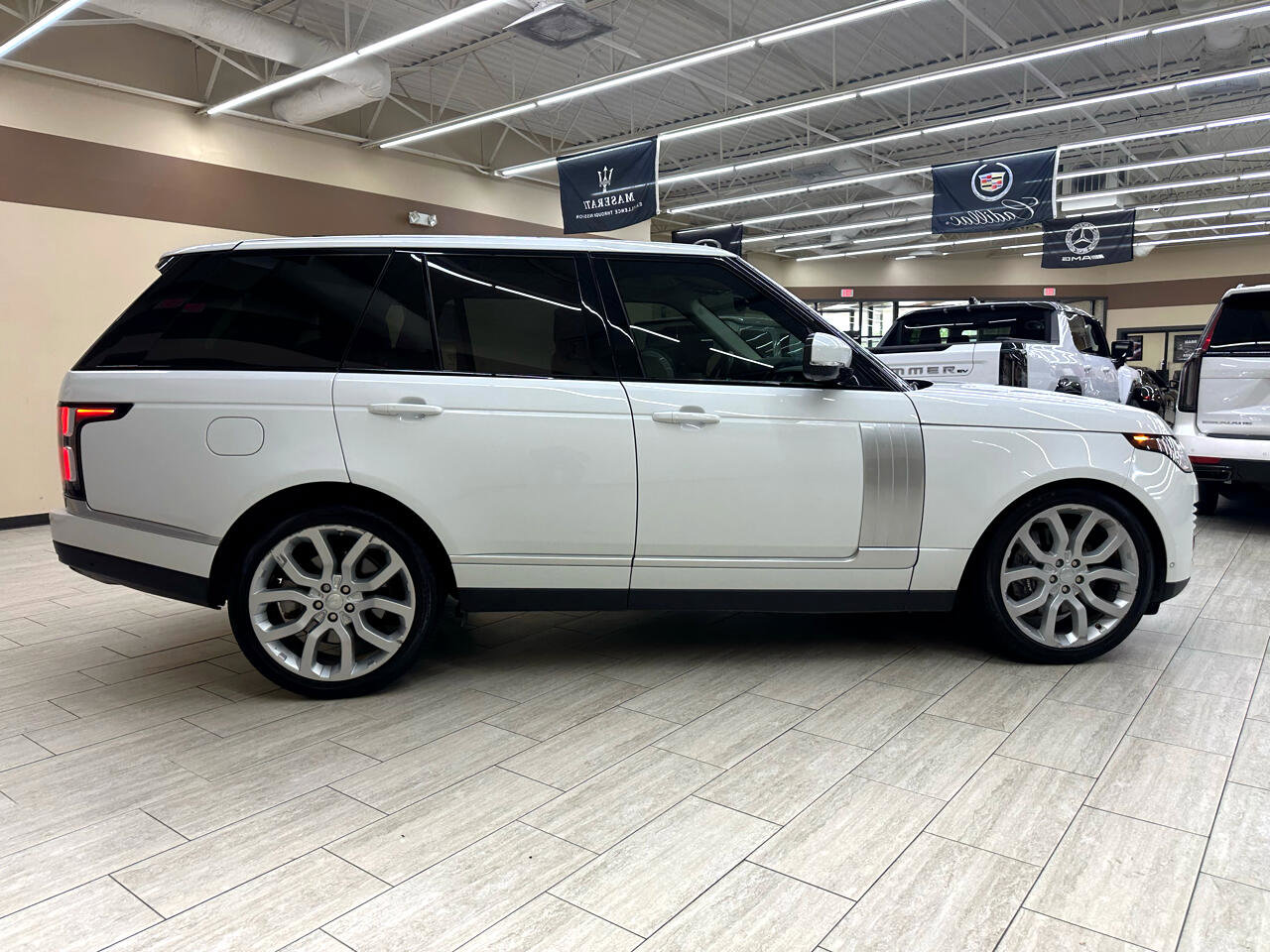 Used 2018 Land Rover Range Rover Supercharged image 5