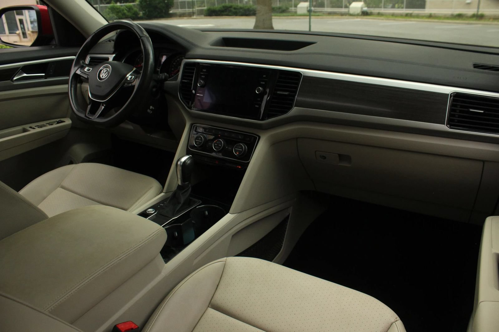 Used 2018 Volkswagen Atlas SEL FWD image 25