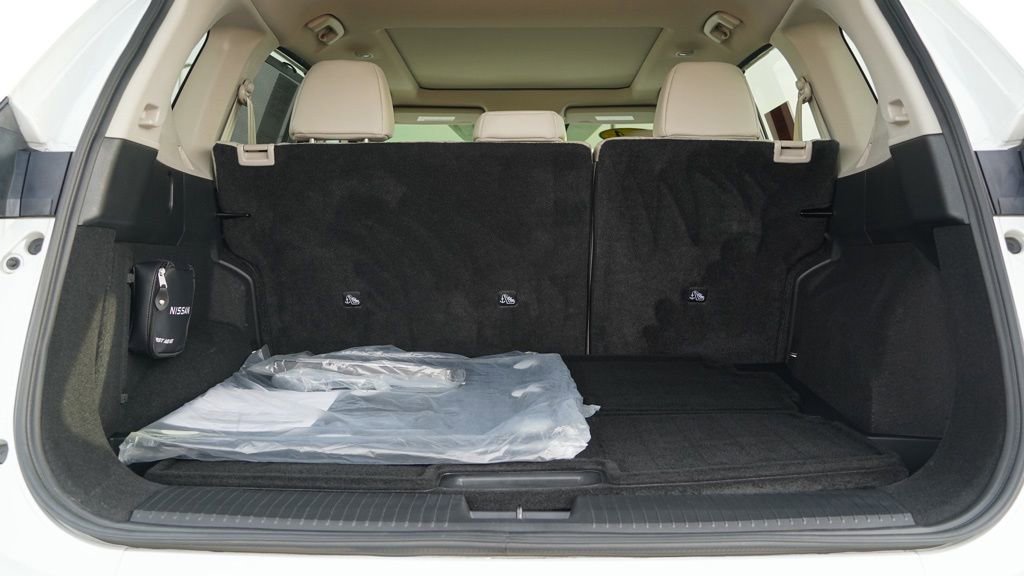 Used 2024 Nissan Rogue SL w/ SL Premium Package image 44