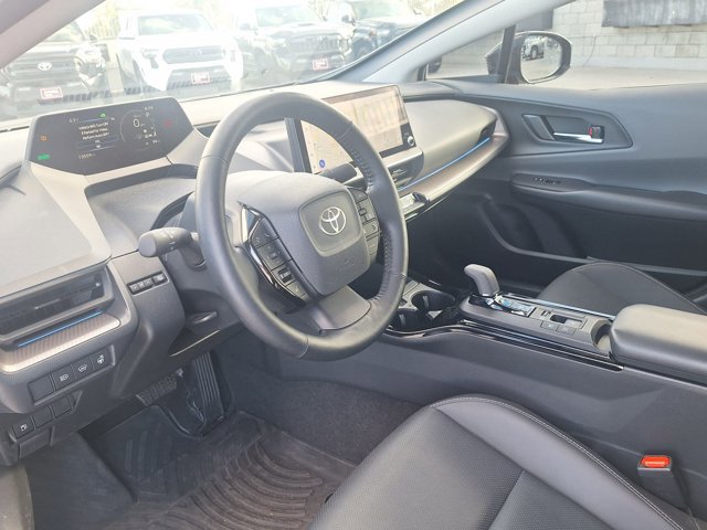 Used 2025 Toyota Prius XLE image 10