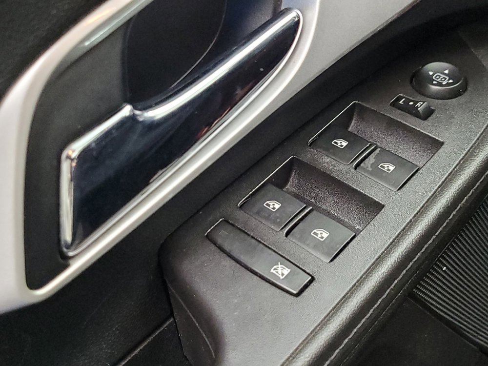 Used 2016 Chevrolet Equinox LTZ w/ Enhanced Convenience Package FWD image 27