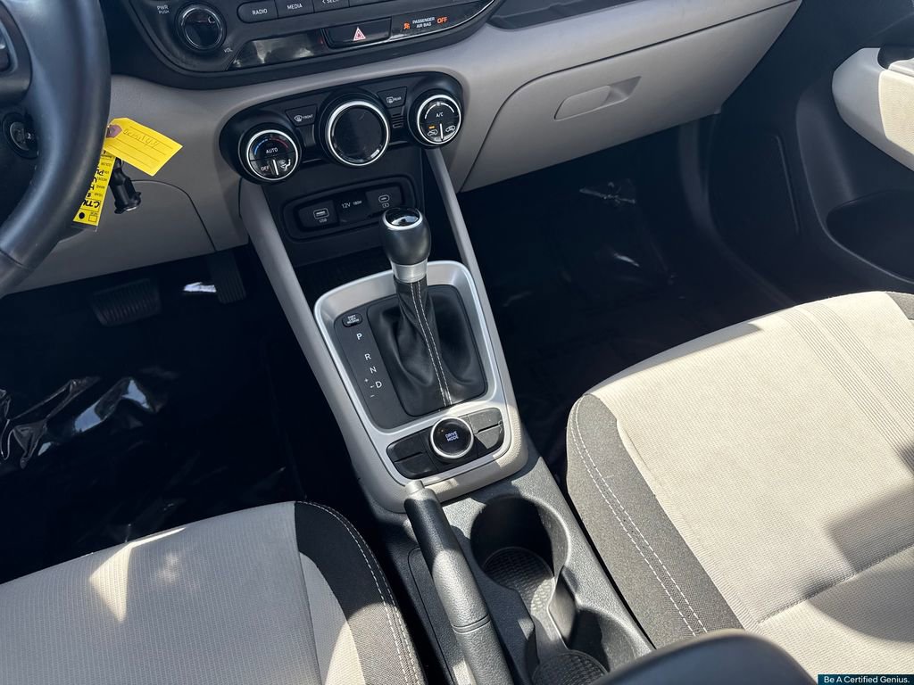 Certified 2023 Hyundai Venue SEL image 39