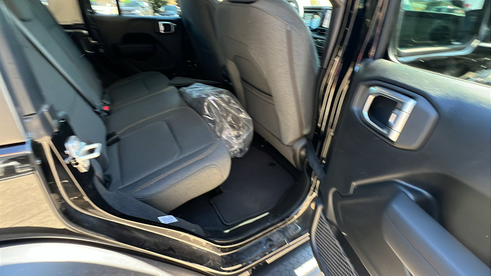 Certified 2025 Jeep Wrangler Sport S image 21