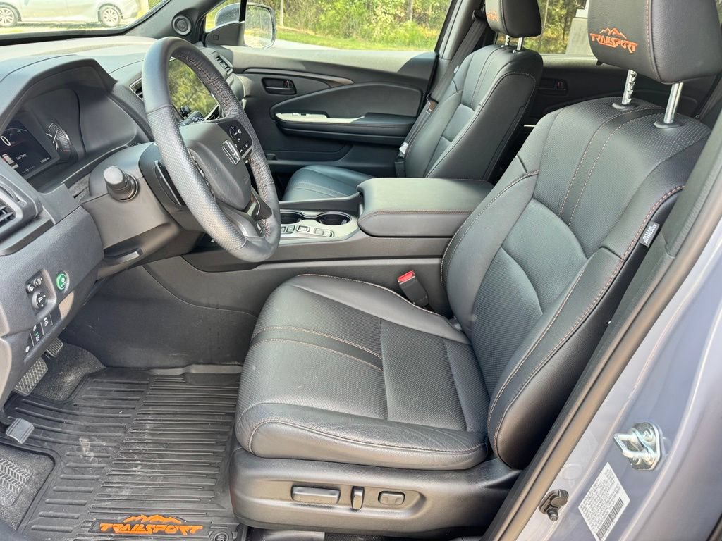 Used 2025 Honda Passport TrailSport image 12