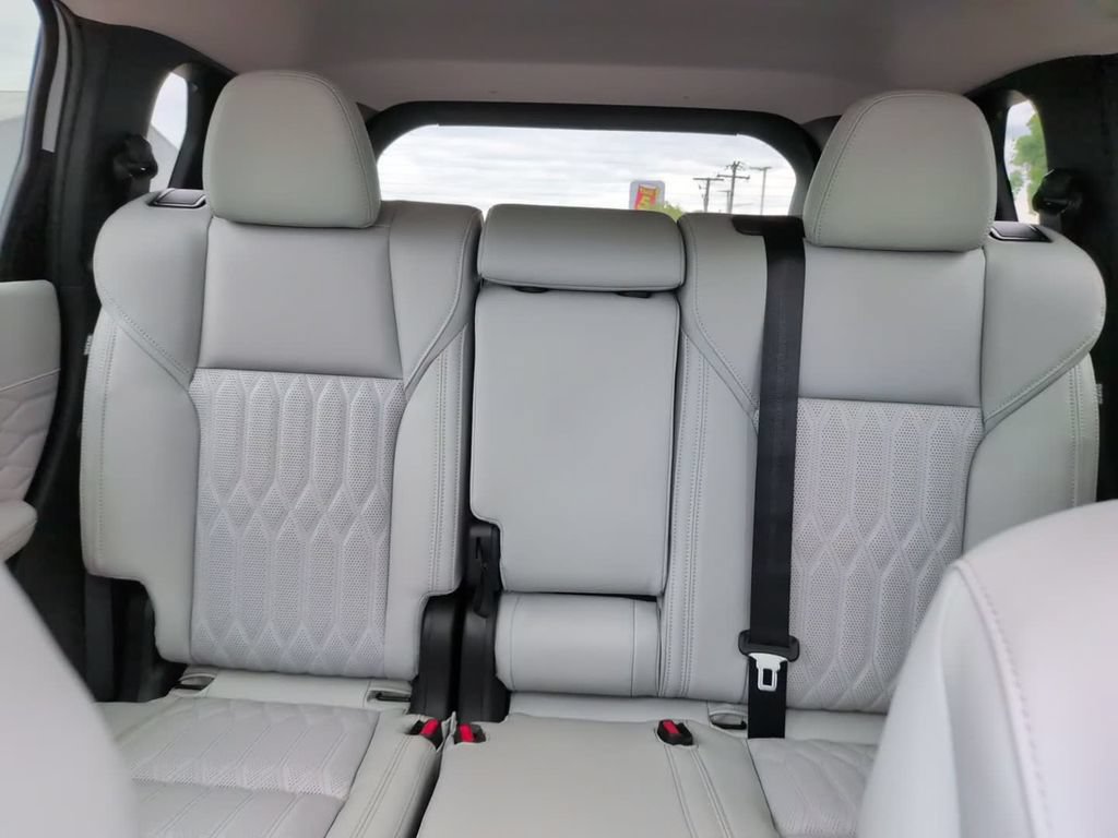 New 2026 Mitsubishi Outlander SEL AWD/4WD image 32