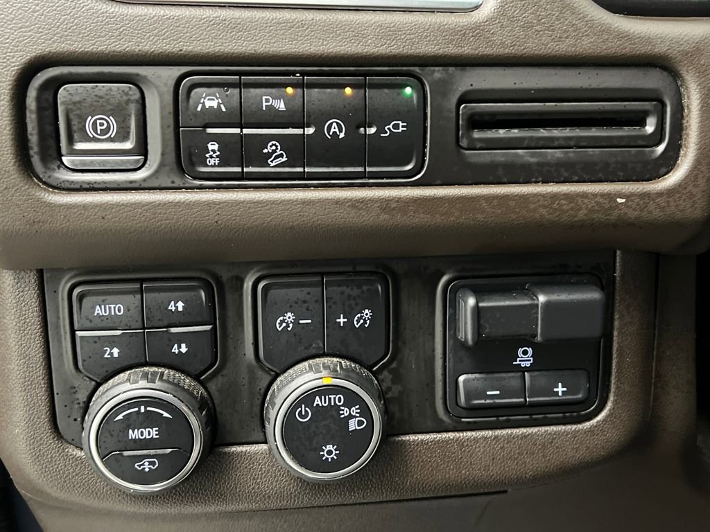 Used 2021 Chevrolet Suburban Z71 w/ Z71 Off-Road Package image 45