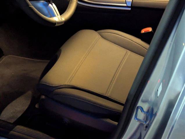 New 2025 Mercedes-Benz C 300 4MATIC Sedan image 4