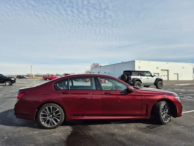 Used 2022 BMW 750i xDrive w/ Executive Package image 9