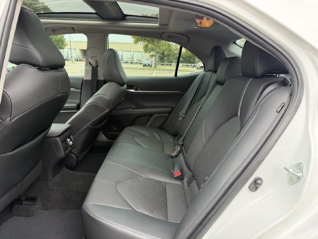 Used 2021 Toyota Camry XSE FWD image 27