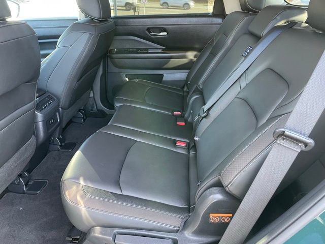Used 2024 Nissan Pathfinder SL image 7