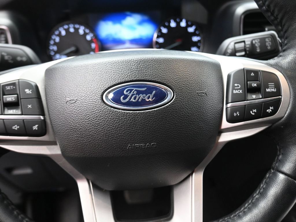 Used 2023 Ford Explorer XLT w/ Equipment Group 202A image 11