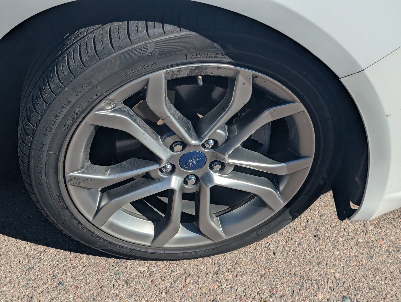 Used 2017 Ford Fusion SE w/ Equipment Group 601A image 5