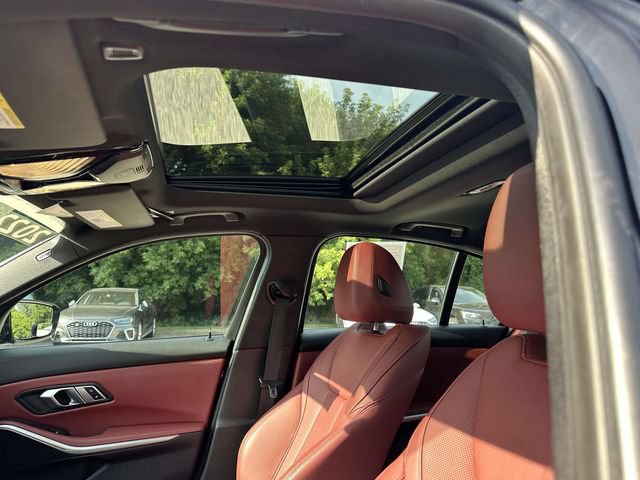 Used 2022 BMW 330i xDrive Sedan w/ Premium Package 2 AWD/4WD image 27