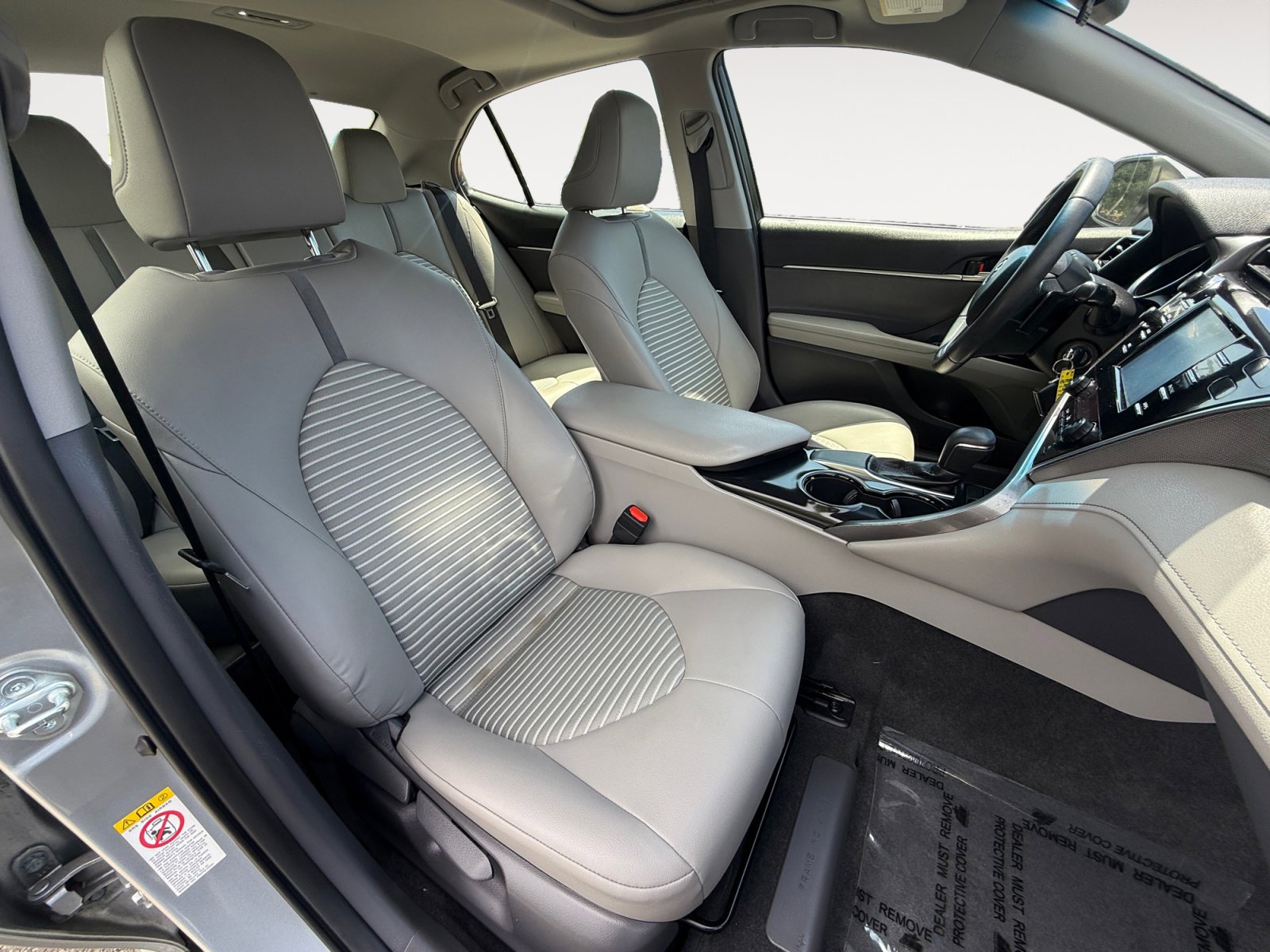 Used 2018 Toyota Camry SE w/ Moonroof Package FWD image 19