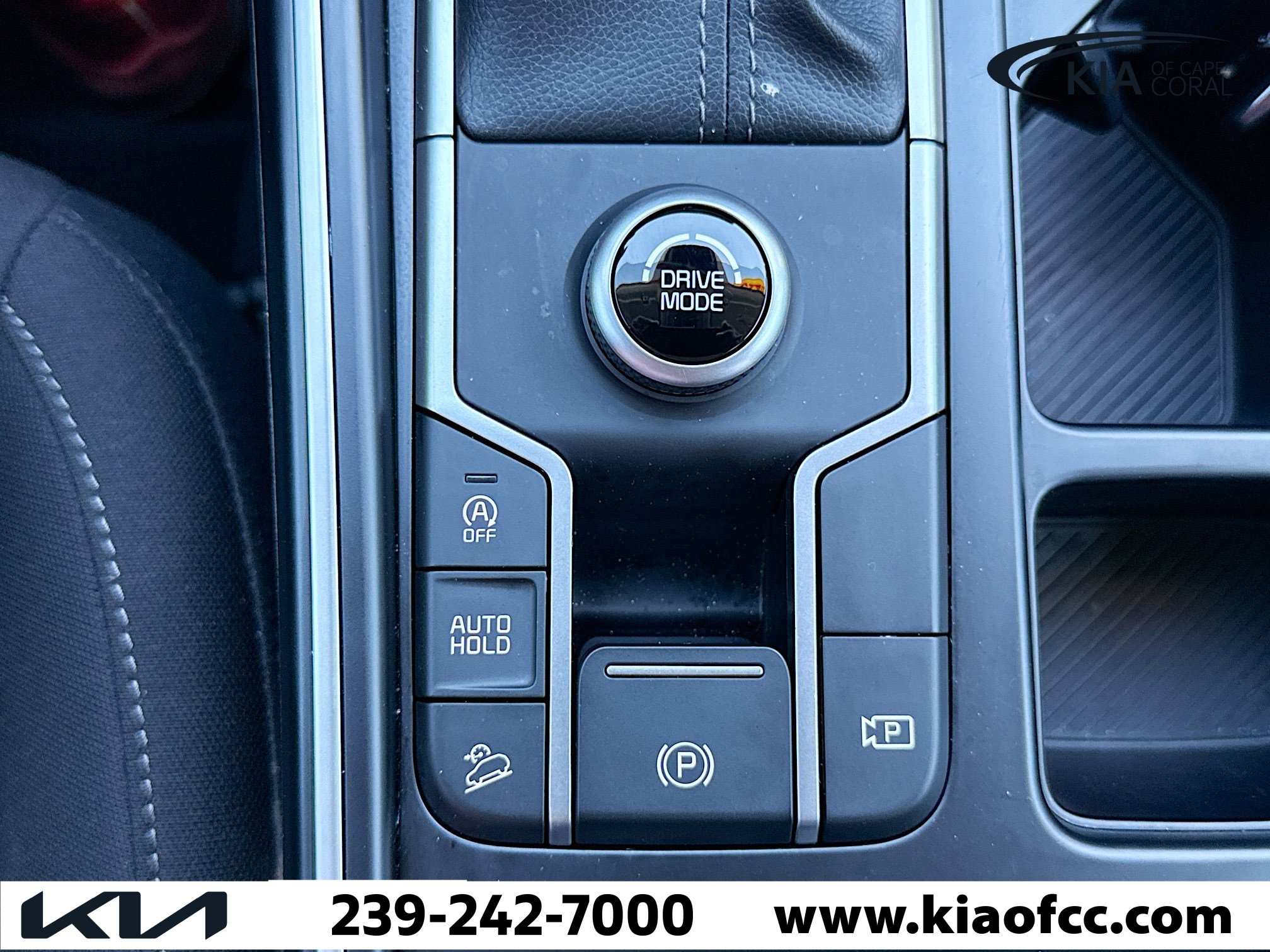 Certified 2025 Kia Sorento LX image 28