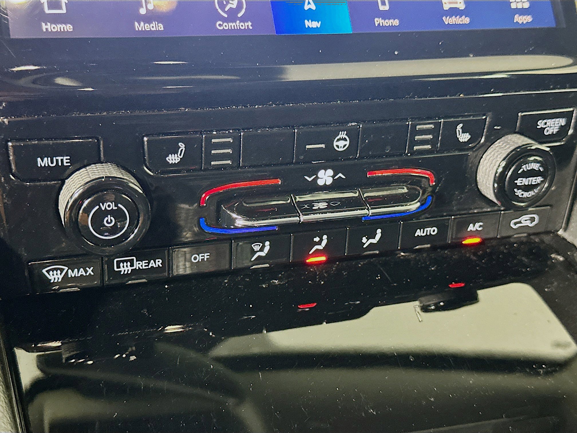 Used 2023 Jeep Grand Cherokee Limited image 24