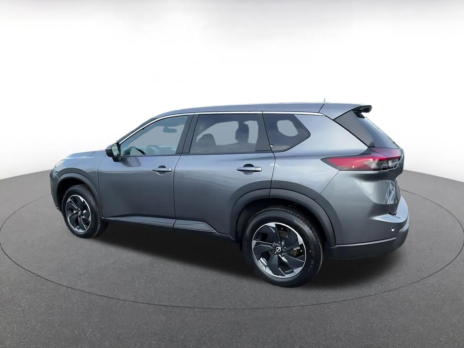 Used 2025 Nissan Rogue SV image 10