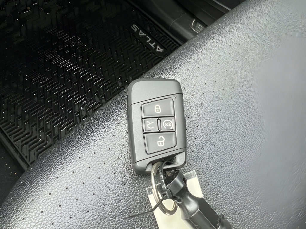 Used 2023 Volkswagen Atlas SE AWD/4WD image 19