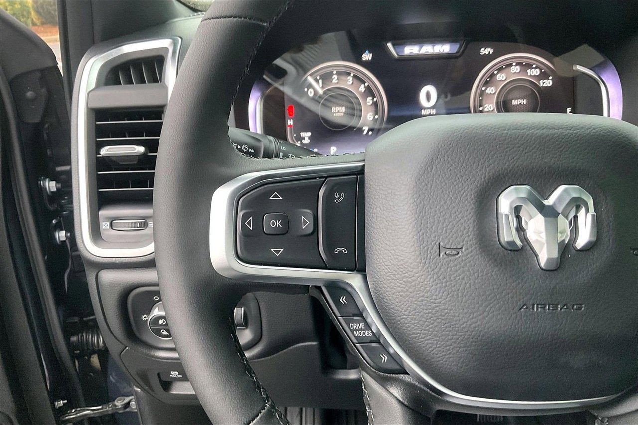 New 2026 RAM 1500 4x4 Crew Cab image 28