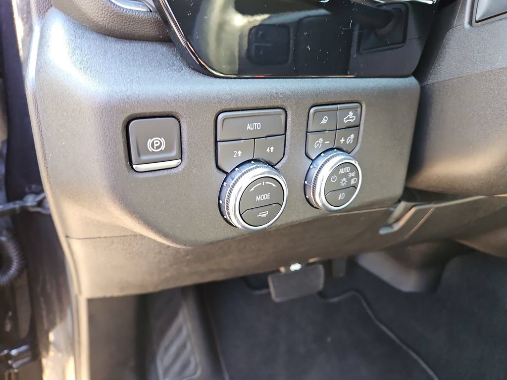 Used 2026 GMC Sierra 1500 SLT AWD/4WD image 20