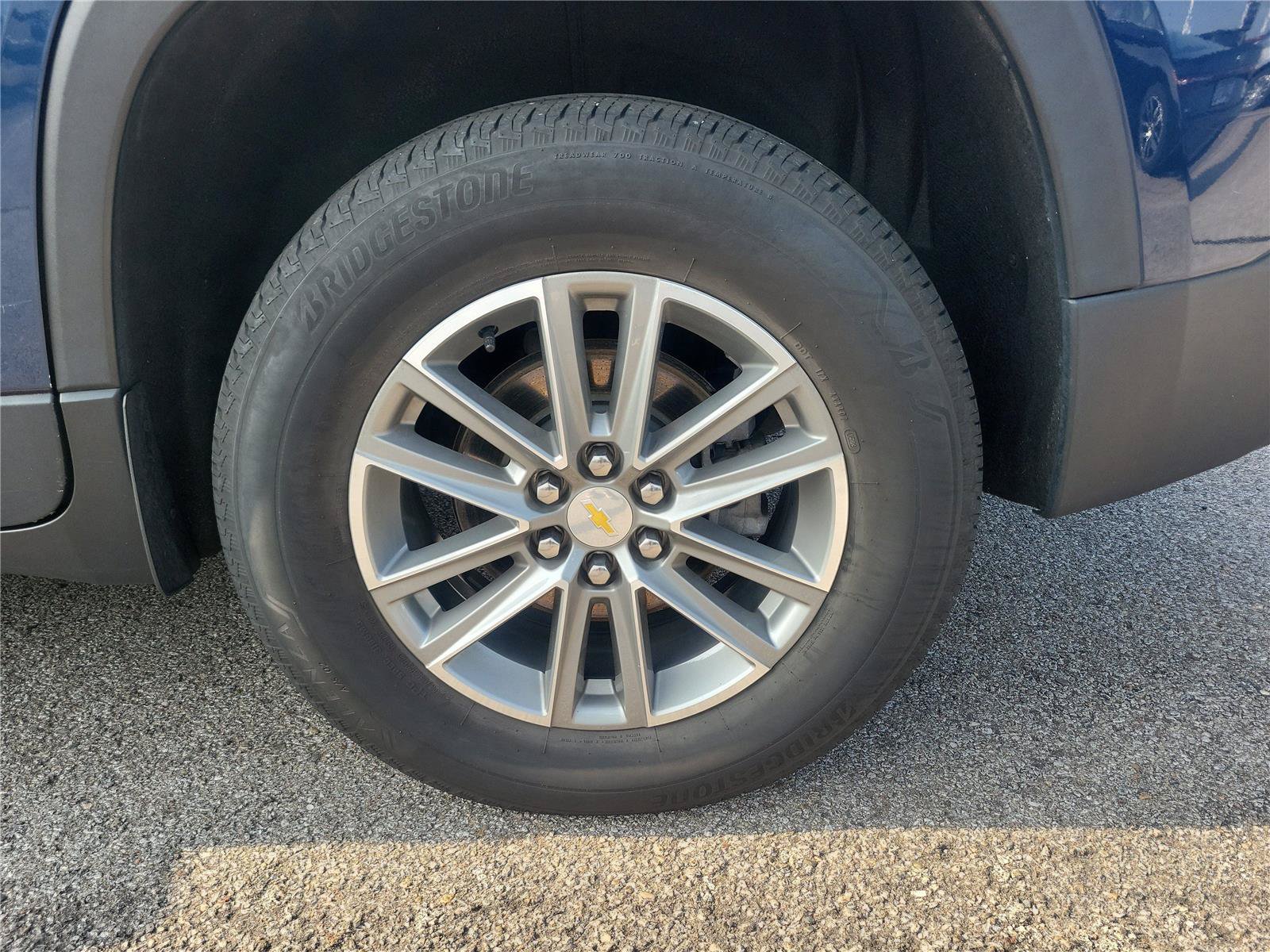 Used 2023 Chevrolet Traverse LT AWD/4WD image 6