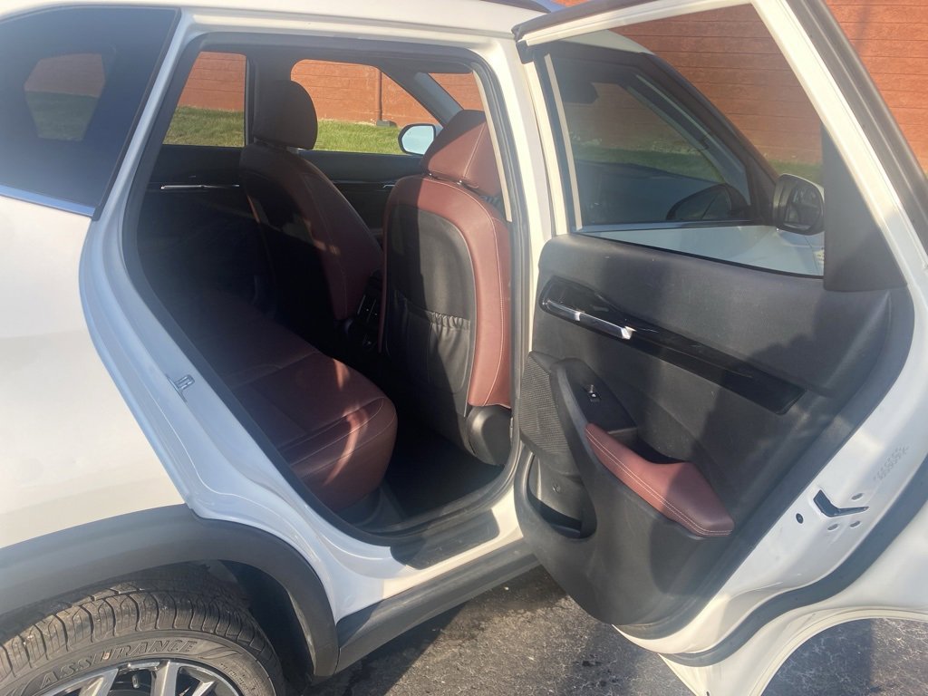 Used 2022 Kia Seltos SX image 19