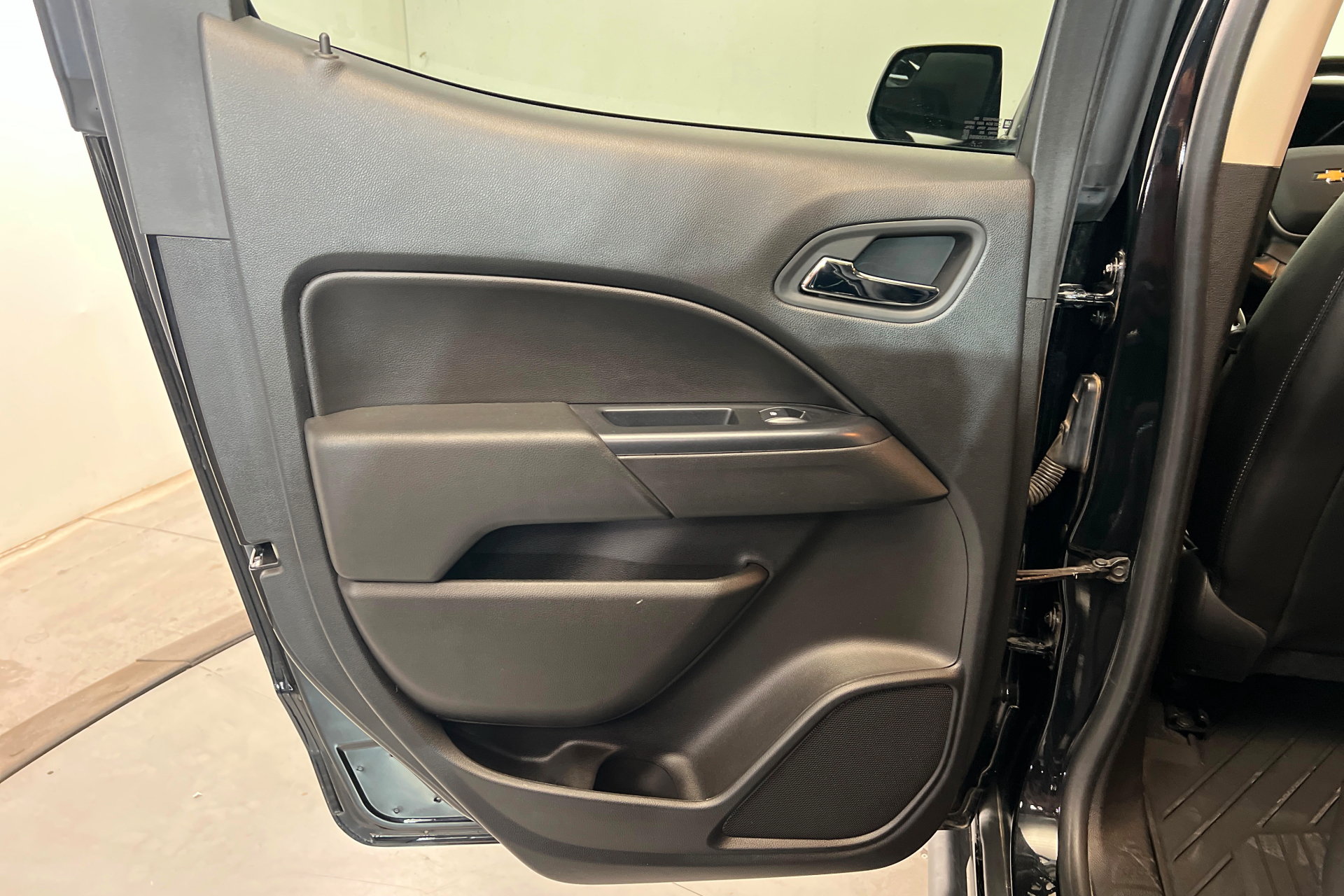Used 2021 Chevrolet Colorado ZR2 w/ ZR2 Midnight Special Edition AWD/4WD image 18