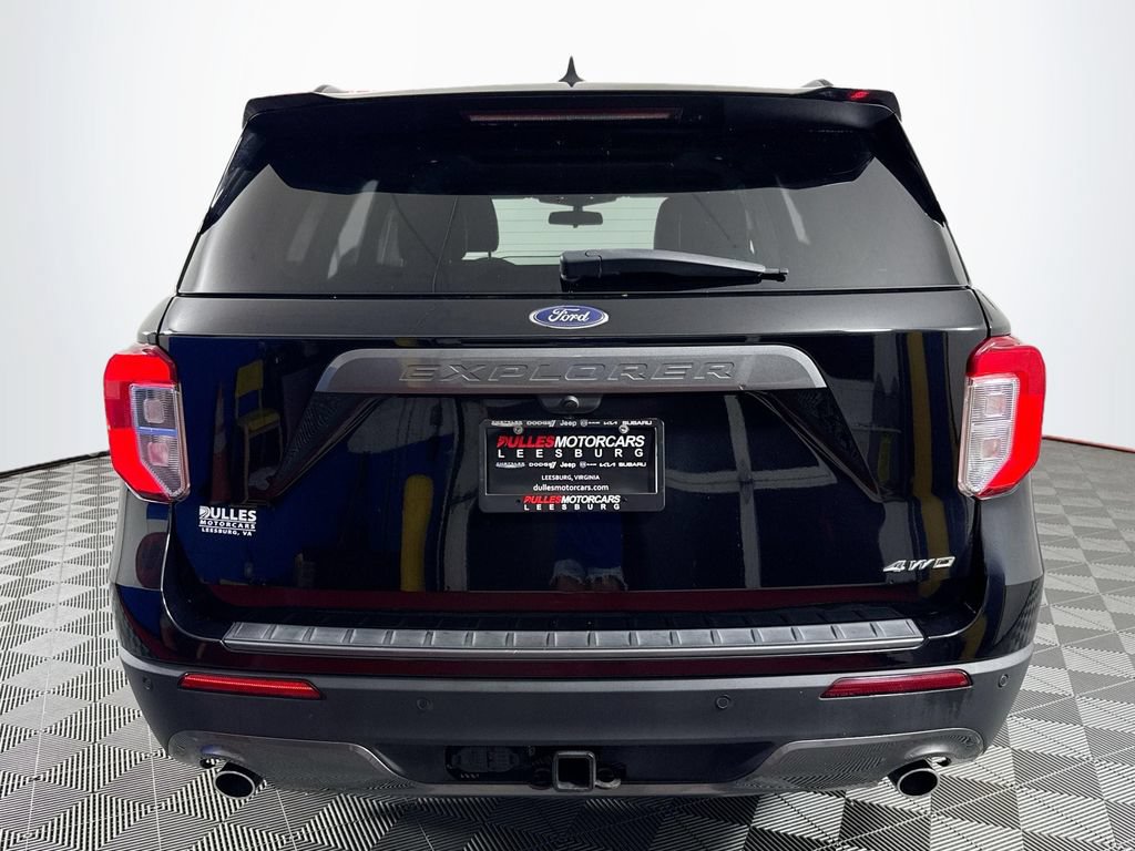 Used 2023 Ford Explorer XLT w/ Equipment Group 202A AWD/4WD image 6