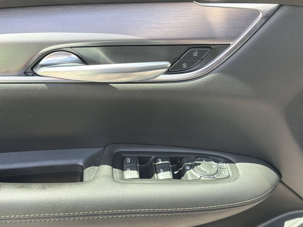 Certified 2023 Cadillac XT5 Luxury FWD image 21