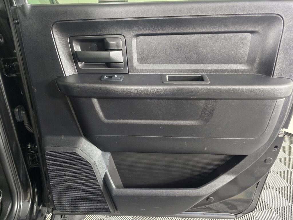 Used 2018 RAM 3500 Tradesman w/ Chrome Appearance Group image 37