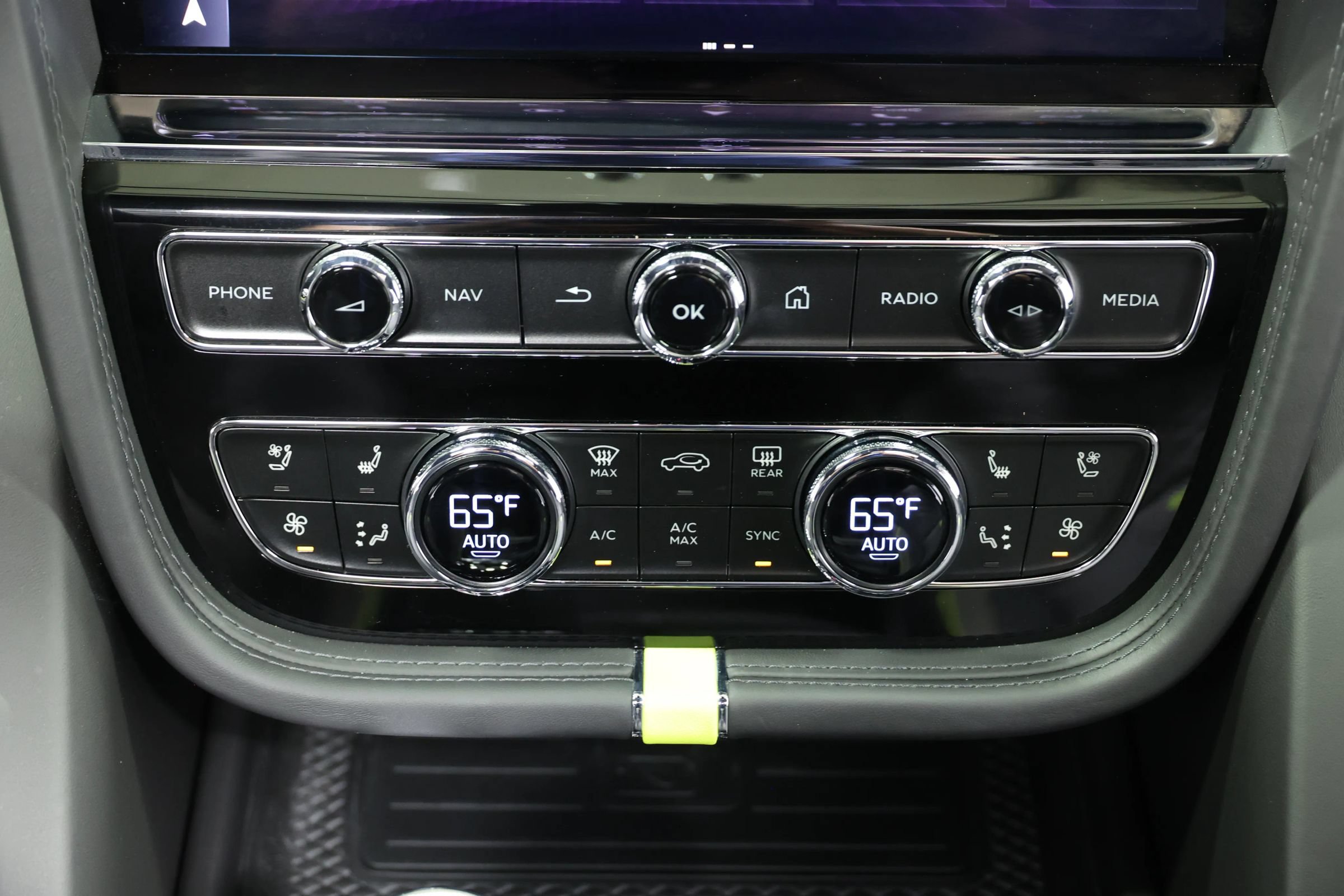 Used 2023 Bentley Bentayga Extended Wheelbase AWD/4WD image 47