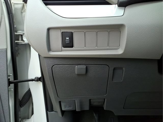 Used 2020 Toyota Sienna L FWD image 14