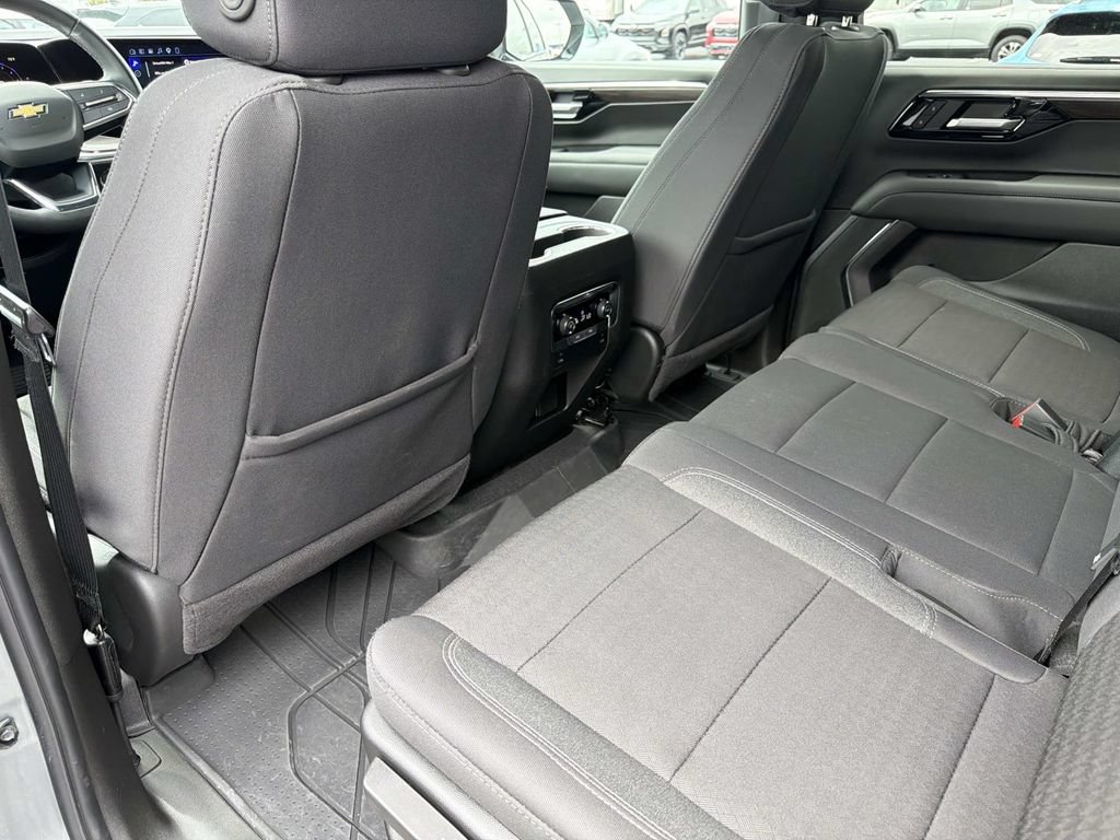 Used 2026 Chevrolet Tahoe LS AWD/4WD image 15