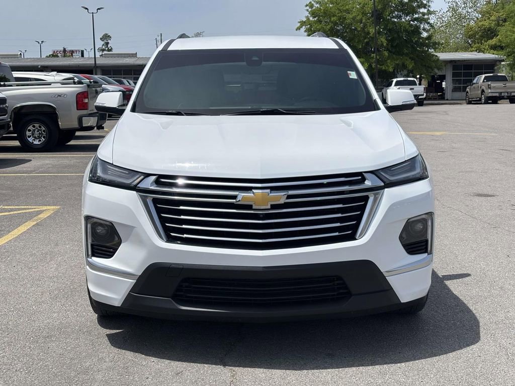 Used 2023 Chevrolet Traverse Premier FWD image 8