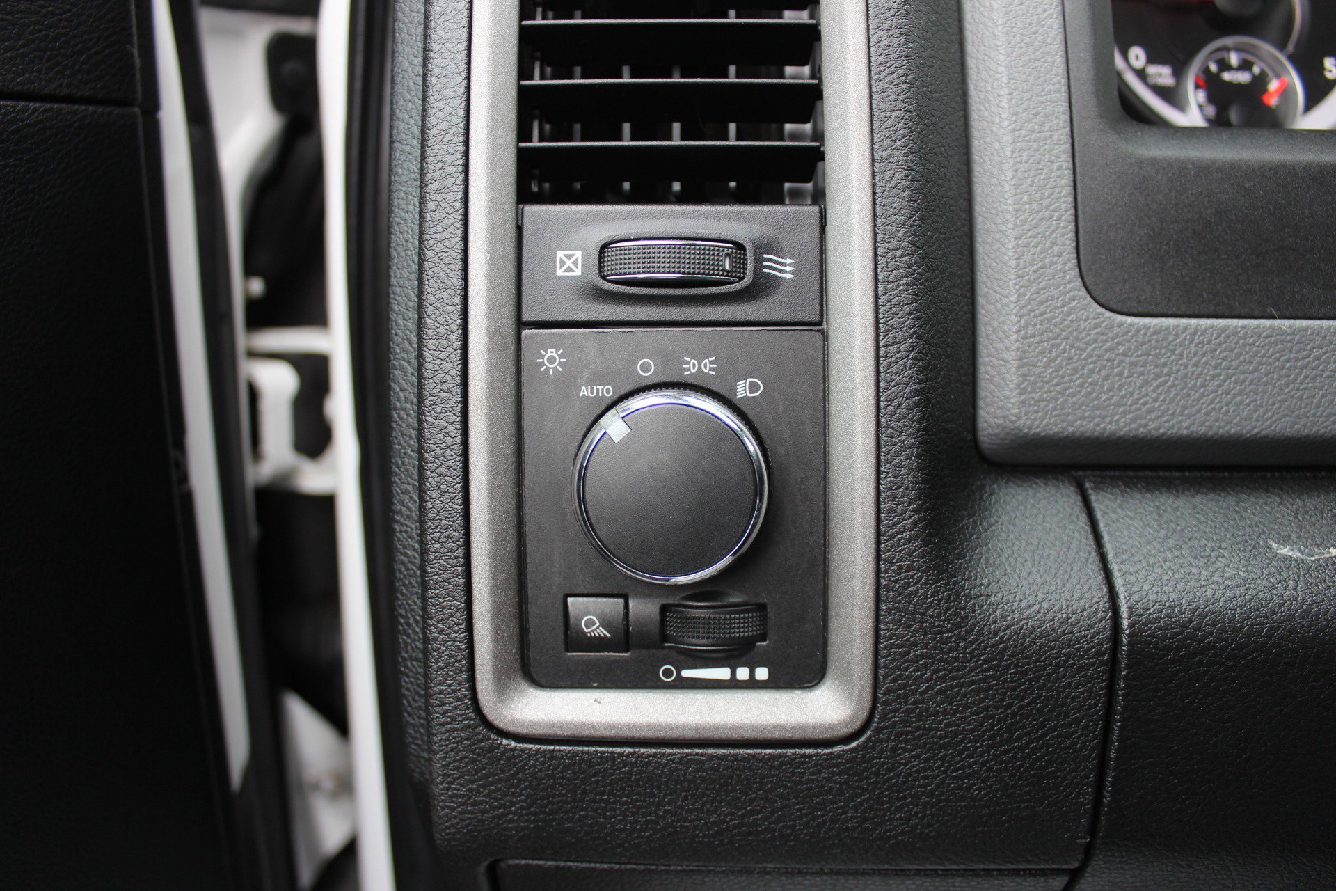Used 2013 RAM 2500 Tradesman w/ Chrome Appearance Group AWD/4WD image 21